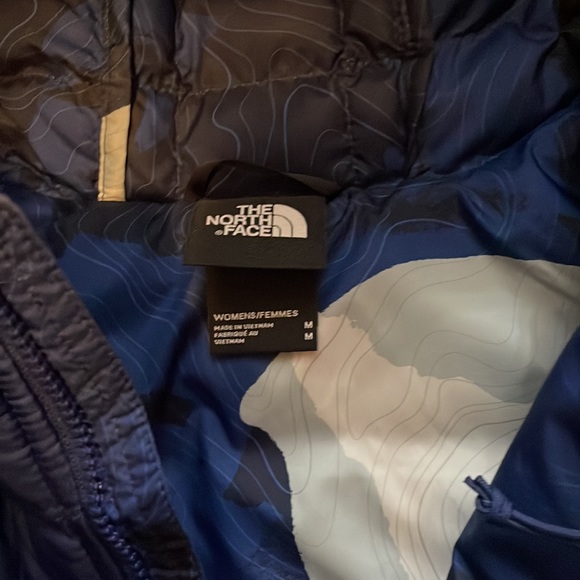 TNF Thermoball Jacket - Picture 3 of 4